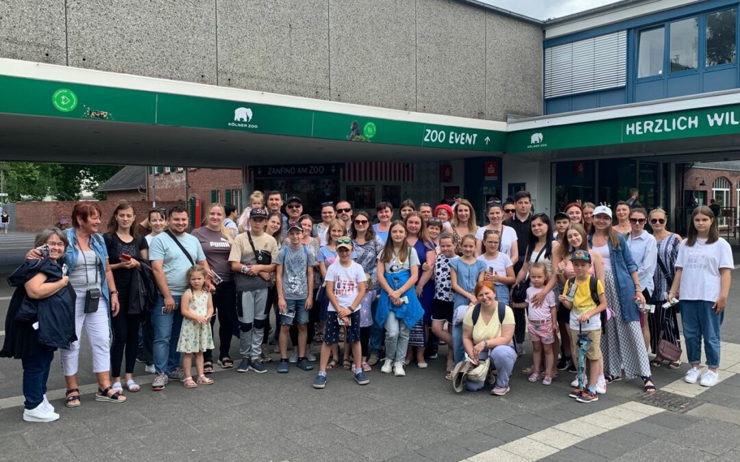 Verein zur Förderung von Städtepartnerschaften e.V. in Waldbröl besuchte mit Ukrainischen Familien den Kölner Zoo